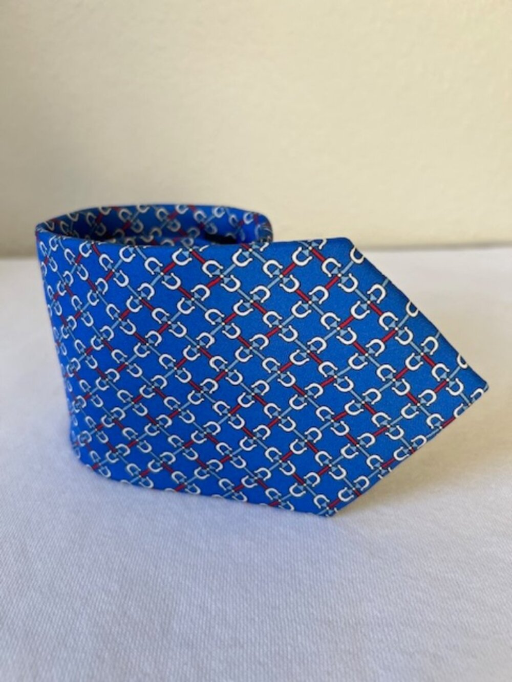 JOSEPH & LYMAN BLOOMINGDALE -BULE - WOVEN 100% SILK -GEO TIE, NWT